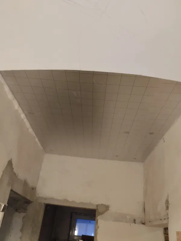 Izolace stropů panely PIR – napojení na stěnu, Liberec